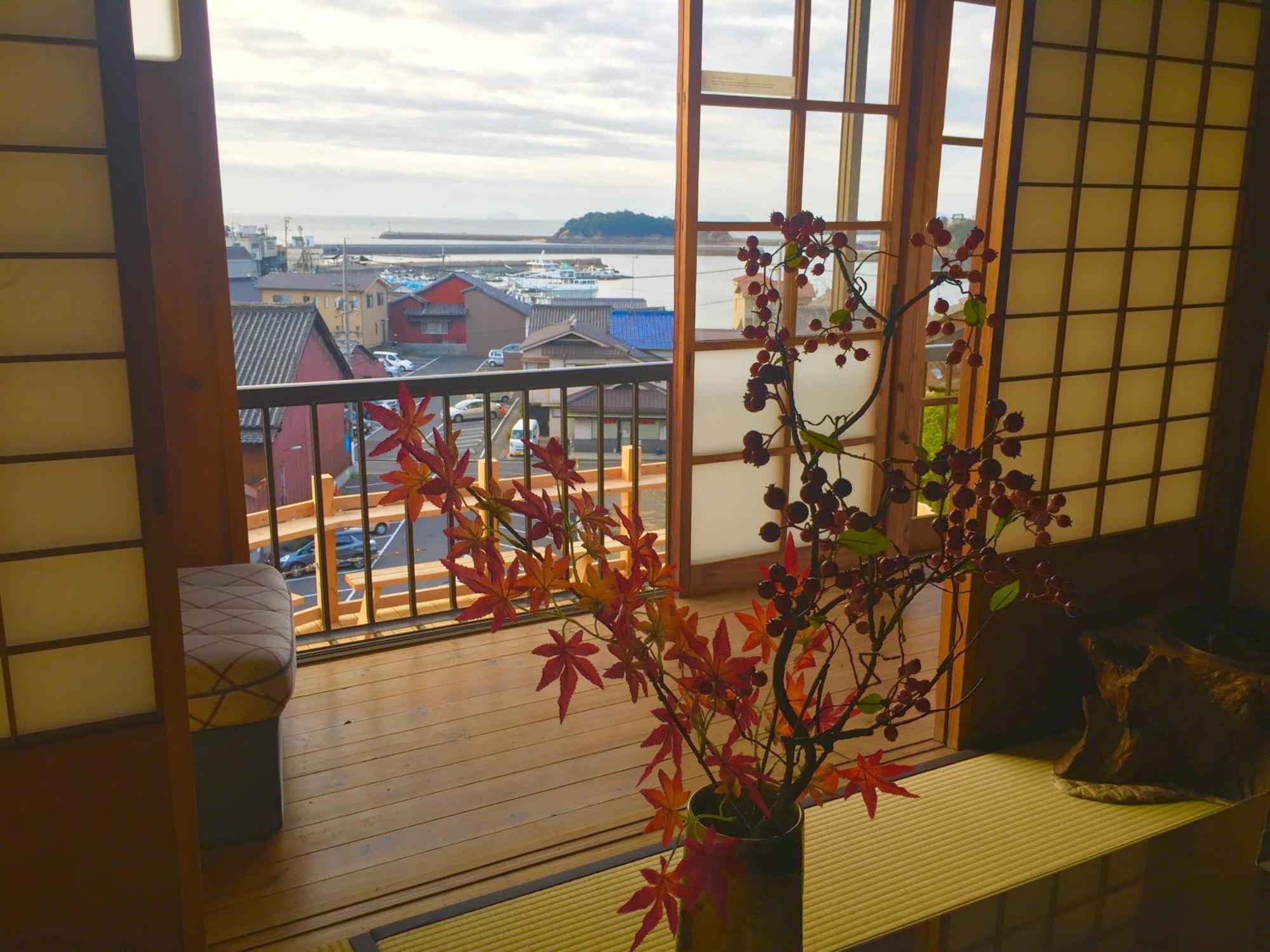 城跡石垣上の絶景古民家宿 鞆城茶屋庵 Tomo エクステリア 写真