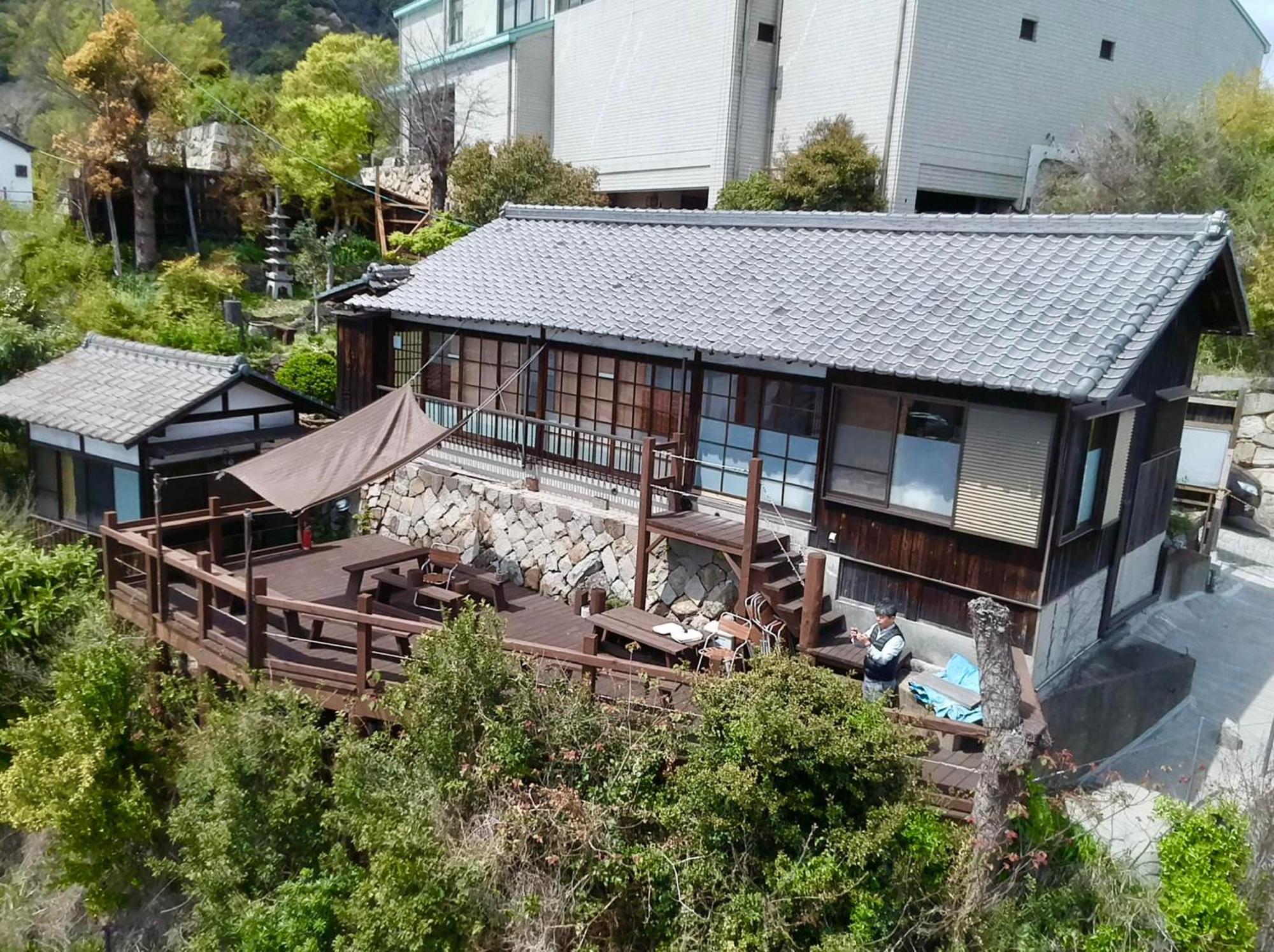城跡石垣上の絶景古民家宿 鞆城茶屋庵 Tomo エクステリア 写真