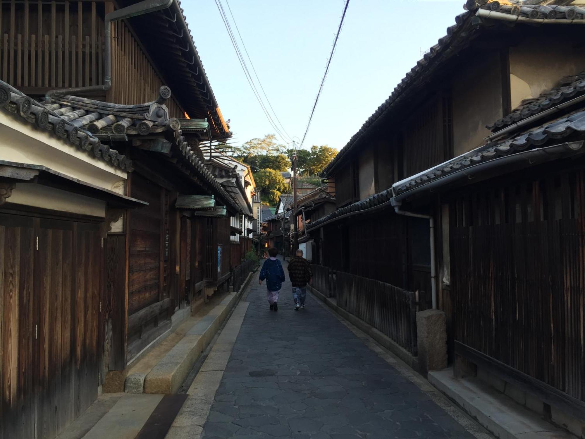 城跡石垣上の絶景古民家宿 鞆城茶屋庵 Tomo エクステリア 写真